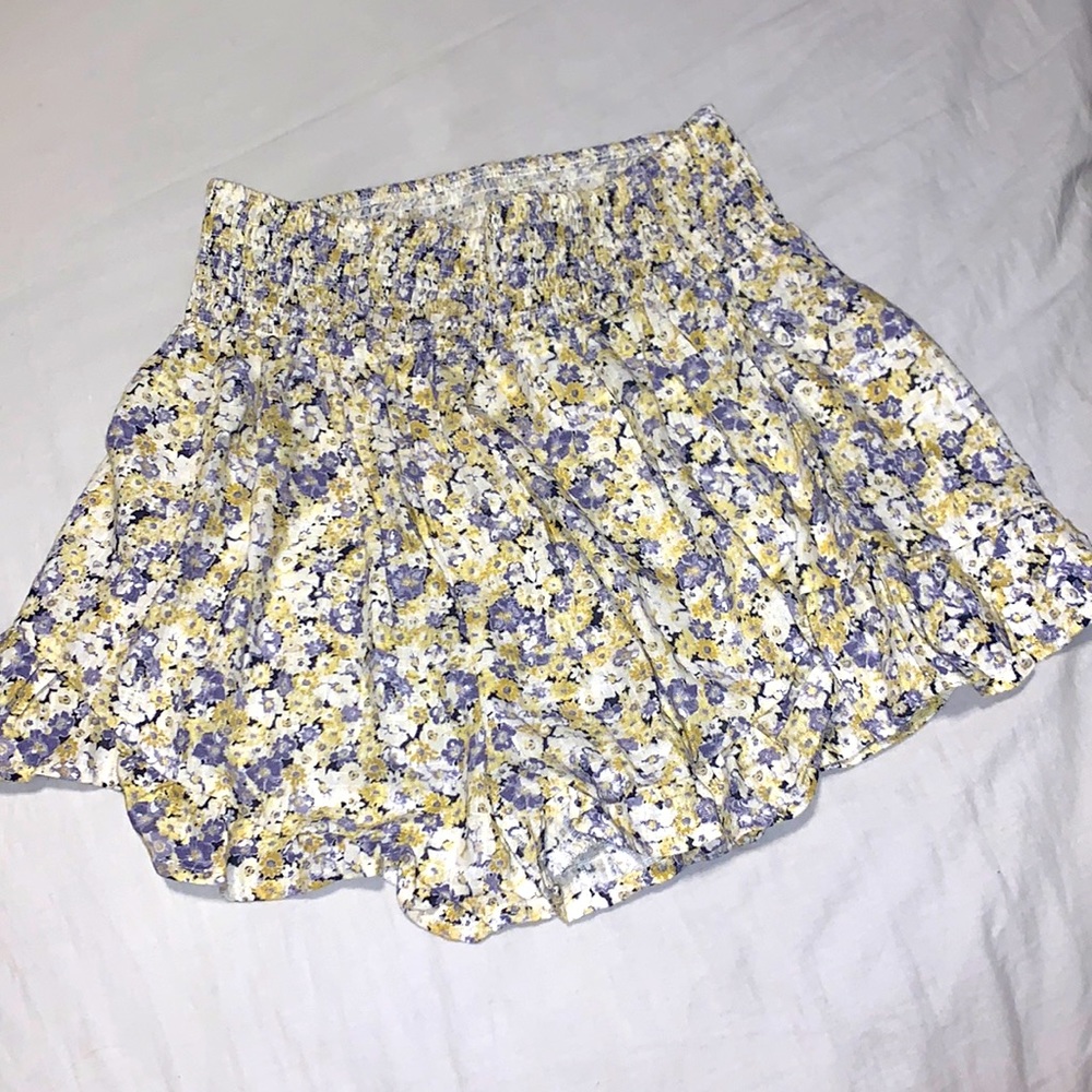 Floral flowy shorts NWOT